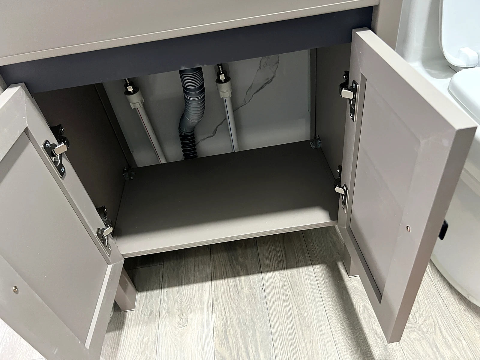 Open bathroom vanity storage